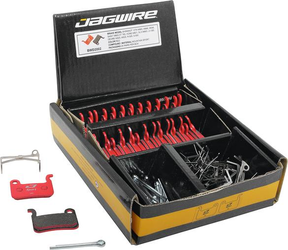 Bremsbeläge Disc Sport Semi-Metallic Werkstattverpackung, JAGWIRE
Passend für: siehe Beschreibung
Farbe: Rot, VE: 25 Paar - Produktbild - 2