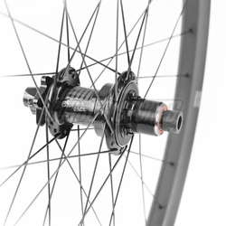 WH3TRA-140-02-224826-224826.jpg e*thirteen TRS TR Race Carbon Boost Laufrad HR, 29", 148x12mm, 28 L., 27mm, Shimano Microspline, black - Produktbild - 2