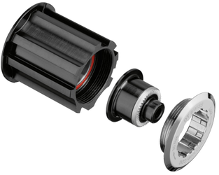 Freilauf/Rotor Umrüstkit Campagnolo für Ratchet, DT SWISS
Campagnolo Kassettenaufnahme, Material: Aluminium, Ausführung: Standard mit Standard-Lagern, mit Endkappe, passend u. a. für 1100 DiCUT, 1400 DiCUT/Spline und 1600 DiCUT/Spline Laufr - Produktbild - 1