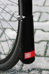 Spritzlappen Latz Race Fahrer schwarz, für Rennräder - Produktbild - 2
