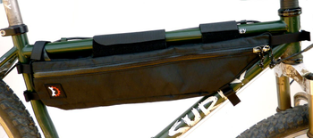 Revelate Designs Tangle Rahmentasche Large Black – robuste, wasserdichte Fahrradtasche für optimalen Stauraum bis 4 Liter - Produktbild - 3
