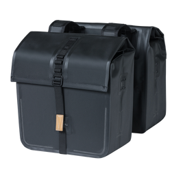 Doppelpacktasche Basil Urban Dry matt black, 35,5x17x42cm,50ltr, wasserd. - Produktbild - 1 Doppelpacktasche Basil Urban Dry matt black, 35,5x17x42cm,50ltr, wasserd. - Produktbild - 1