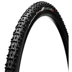 10701910-337868.jpg CX-Reifen Grifo Race Clincher, Challenge
Race-Series, 120 TPI, Vulcanized-Compound, Reifenflanke: schwarz,
für 17-25 mm Maulweite Empfohlener Reifendruck 2.15-2.7 bar (max. 5)
Größe: 33-622, Farbe: Schwarz/schwarz, Gewicht: 360 g, VE: 1 St - Produktbild - 1