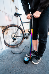 Lezyne Standpumpe Classic Floor Drive schwarz-metallic - Produktbild - 2