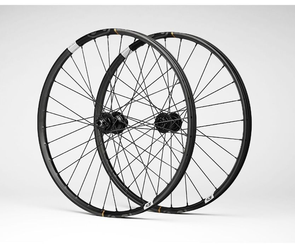 Crankbrothers Synthesis Carbon Enduro 11 BOOST P321 Tubeless Ready Laufradsatz, 27.5", 110x15mm/148x12mm, Shimano HG, black SALE - Produktbild - 1