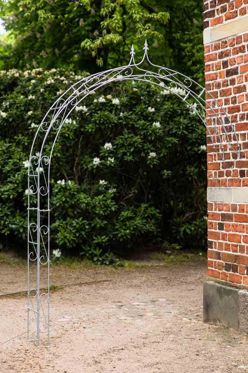 Wandrosenbogen Metall Breite 180cm Zink mit Spitze