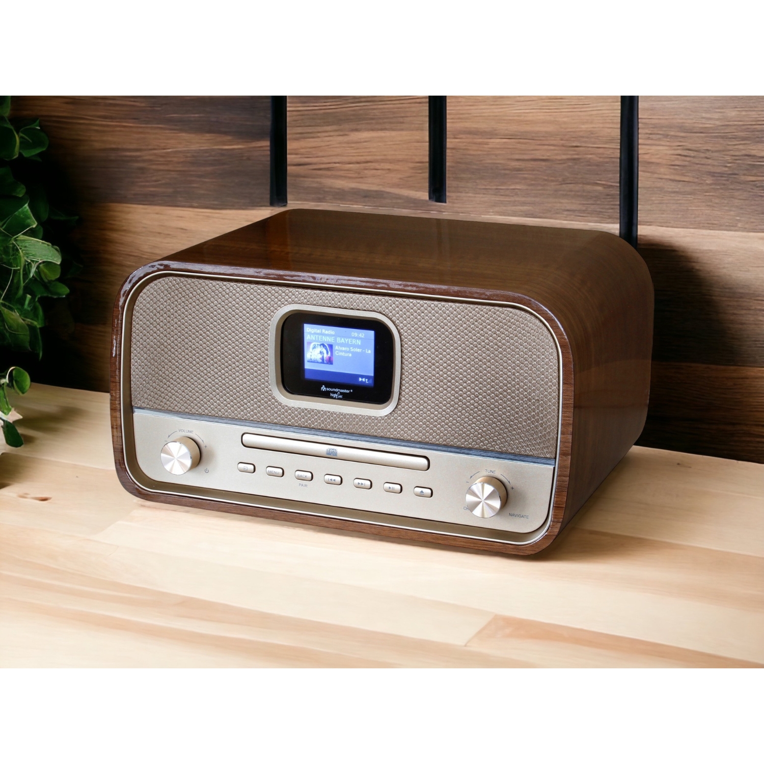 Soundmaster-DAB970-Braun-2.jpg Soundmaster-DAB970-Braun-2.jpg