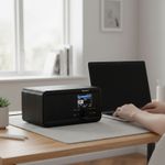 SOundmaster-DAB900SW-Digitalradio-Bluetooth-schwarz-Schreibtisch.jpg