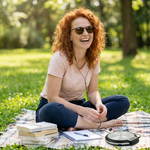 Soundmaster-CD9220-tragbarer-CD-Player-Frau-Park-2.png
