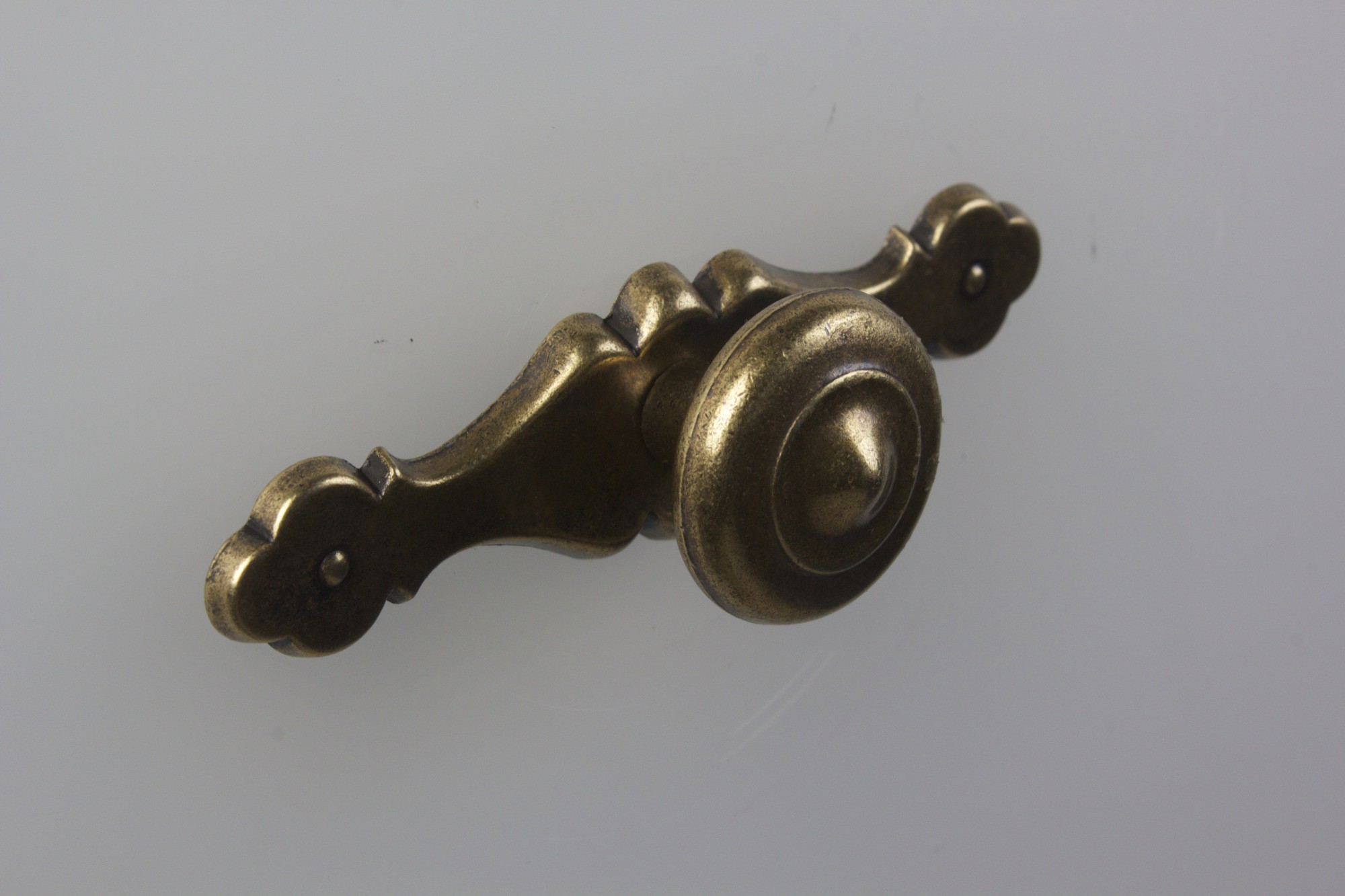Knopf Möbelknopf Schrankknopf Metall mit Platte verMessingt brüniert 23 x 81mm, H = 20mm