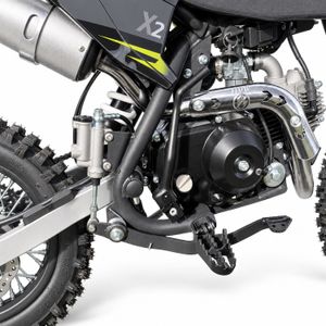 Highper DB606 Kinder-Dirtbike in Schwarz/Grün: Motor und Auspuffkrümmer im Detail.
