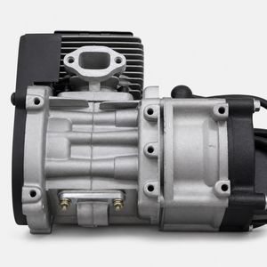50-ccm-Zweitakt-Komplettmotor mit E-Start und Tuningteilen – Ansicht 4 50-ccm-Zweitakt-Komplettmotor mit E-Start und Tuningteilen, Studioansicht 4