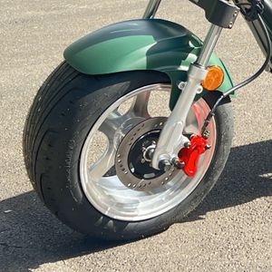 Dayi E-Thor 3.0 Elektroroller in Grün – vorderrad scheibenbremse