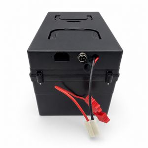 Akkupack 48 V / 20 Ah in Wechselbox für Elektro-Kinderquad – Ansicht 2 Akkupack 48 V / 20 Ah in Wechselbox für Elektro-Kinderquad, Studioansicht 2