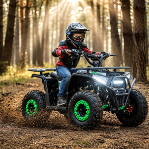 kinderquad-elektrisch-bully-1000w-48v-gruen-mit-fahrer-im-gelaende.png