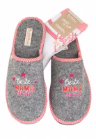 2er Set bestehend aus einem grauen Paar Beste Mama der Welt Filzpantoffeln sowie einem Paar Beste Mama der Welt Sportsocken