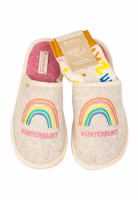 2er Set bestehend aus einem hellbeigen Paar KUnterbunt Filzpantoffeln mit bunter Regelbogen-Stickerei sowie einem pastellgelben Paar Kunterbunt Socken bunt gepunktet