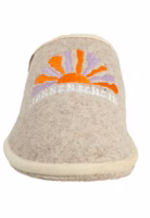 ein sandfarbener Filzpantoffel von vorne mit dem Stickmotiv einer aufgehenden Sonne in orange und lila, darunter der Schriftzug Sonnenschein in weiß