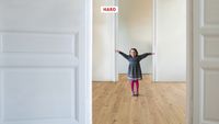 533129-haro-laminatboden-landhausdiele-4v-eiche-portland-natur-authentic-int03.jpg