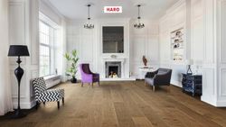 541438-haro-parkett-landhausdiele-plaza-240-4v-bernsteineiche-markant-strukturiert-int.jpg 541438-haro-parkett-landhausdiele-plaza-240-4v-bernsteineiche-markant-strukturiert-int.jpg