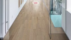 541439-haro-parkett-landhausdiele-plaza-240-4v-bernsteineiche-sauvage-strukturiert-int05.jpg 541439-haro-parkett-landhausdiele-plaza-240-4v-bernsteineiche-sauvage-strukturiert-int05.jpg