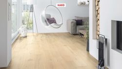 541854-haro-parkett-landhausdiele-plaza-240-4v-eiche-lichtweiss-markant-strukturiert-int.jpg 541854-haro-parkett-landhausdiele-plaza-240-4v-eiche-lichtweiss-markant-strukturiert-int.jpg