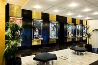 kink-gold-brushed-stainless-steel-mirror-int1.jpg