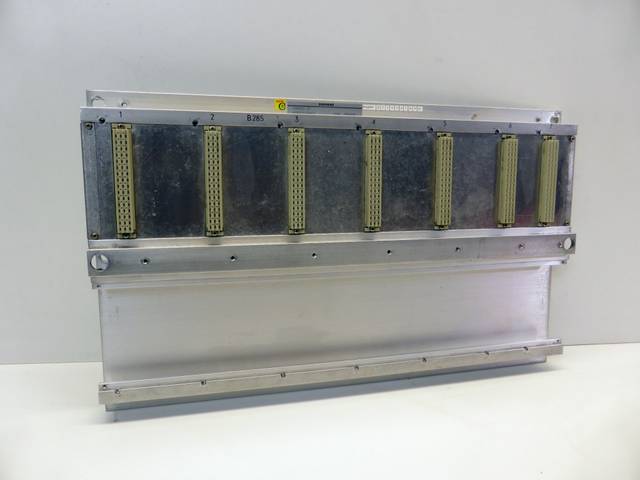 Siemens 6ES5180-3AA11 SIMATIC S5 EG 181-3A حامل الوحدات B286