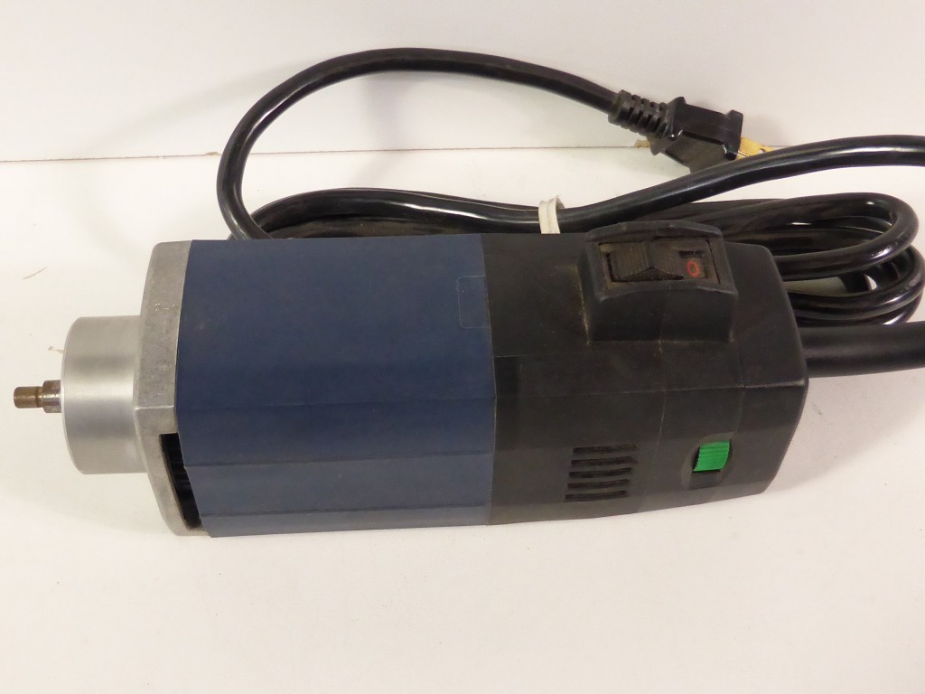 11942-IKA--Ruehrwerk--110--Volt--Neu--Mixer--Ruehre.JPG