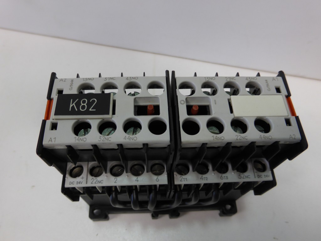 12128-Siemens-3TD2002-2BB4-Wendestarter-siemens--_2.JPG