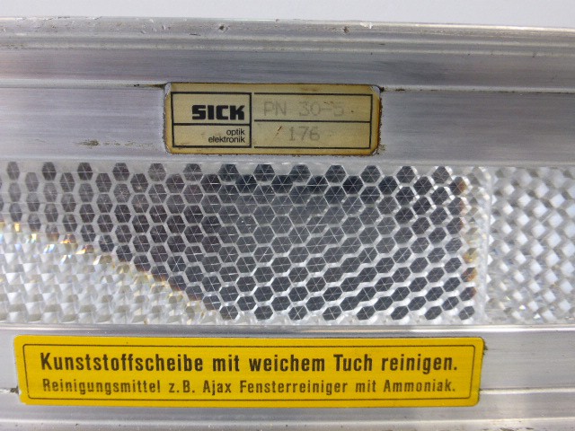 12686-SICK-PN-30-7-PN30-7-Reflektor-Lichtschranke_3.JPG