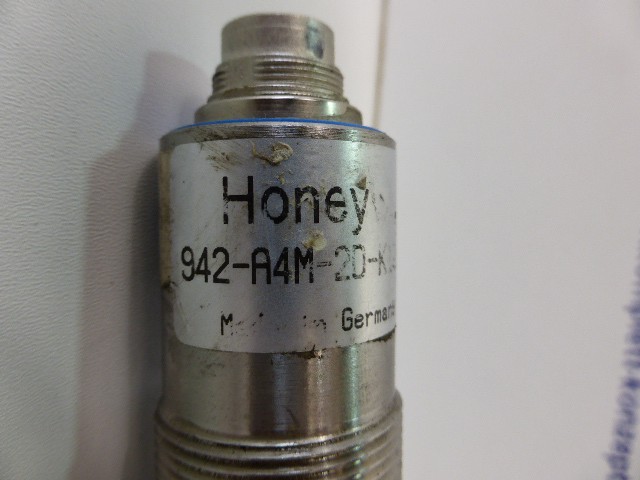 12725-Honeywell-942-A4M-2D-K180E-Ultraschall-Sens_1.JPG