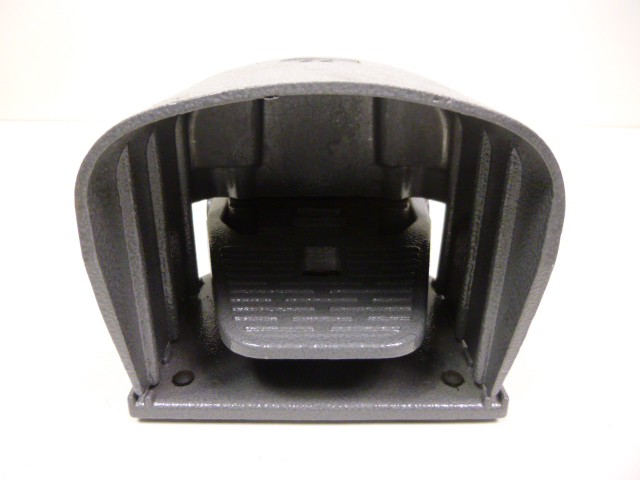 13020-Siemens-3SE30902-0AD-Fussschalter-Fussschal_2.JPG