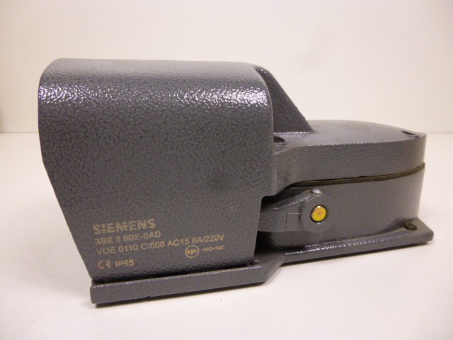 13020-Siemens-3SE30902-0AD-Fussschalter-Fussschalte.JPG