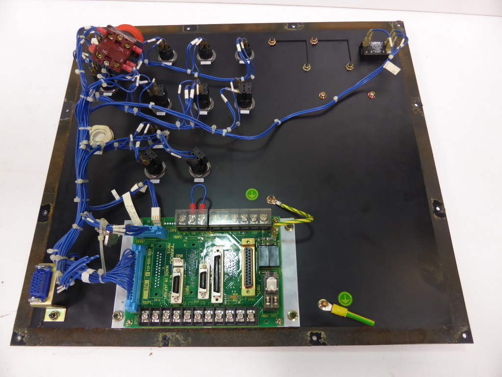 13304-Fanuc-Operator-Panel-A05B-2363-C010-R-J2-Be_3.JPG