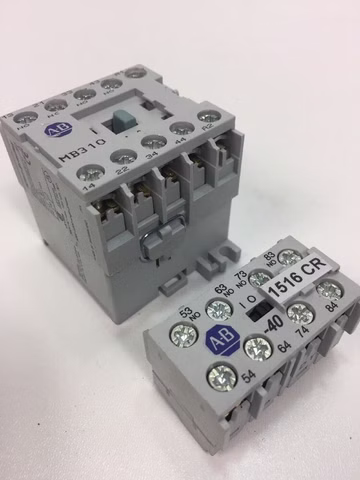 Allen-Bradley Hilfsschütz 700DC-MB310 + 195-MA40 / AC-12 300V 10A