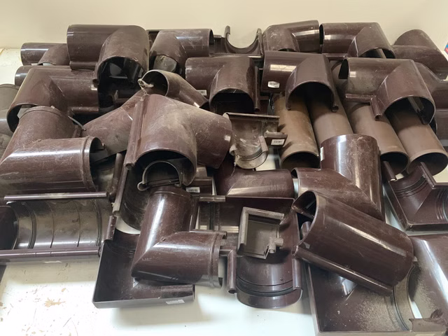 Konvolut Kunststoff Rohre Verbinder Bögen über 100 Teile