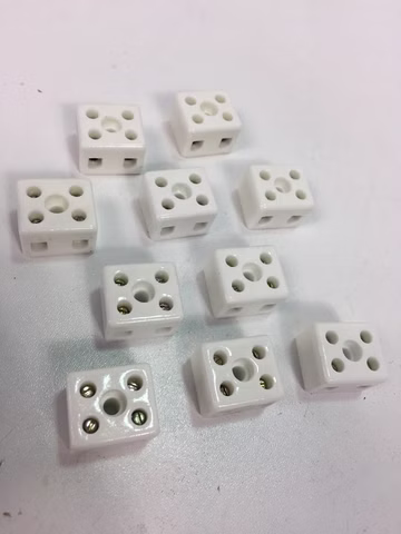 10x Porzellanklemmen, Keramikklemmen, Weiß 2 pol / 2,5 mm2 / 30 A -NEU-