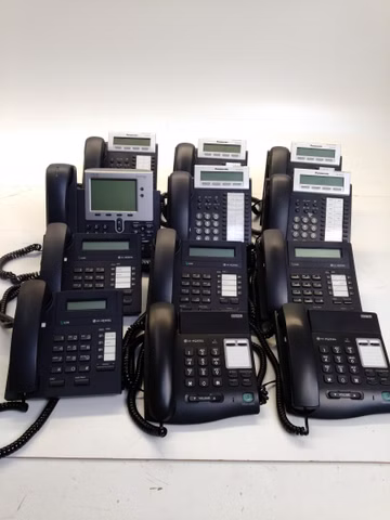 12x Büro Telefone Panasonic LG Cisco 6x Headsets Plantronics Microsoft POSTEN