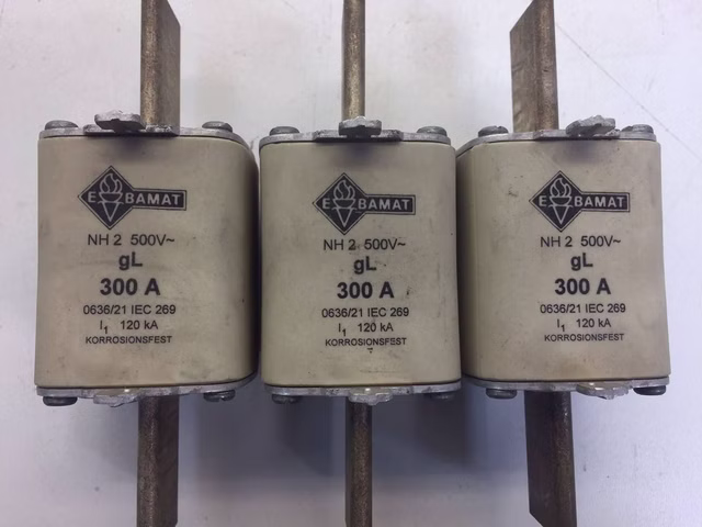 3 Stück Ebamat NH-Sicherung Panzersicherung Sicherungseinsatz 300A 500V