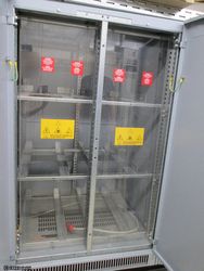 22904_8.jpg UPS System Paket – Batterieschränke ohne Batterien