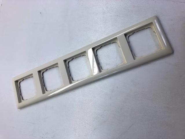 Abdeckrahmen 5fach creme weiß Gira 021501
