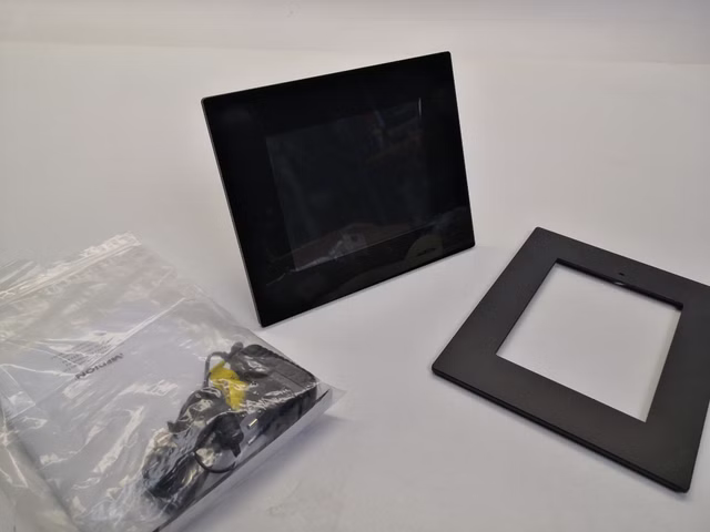 Medion MD85818 Digitaler Bilderrahmen Fotorahmen Diashow Fotoshow 20,32 cm/8‘‘ 