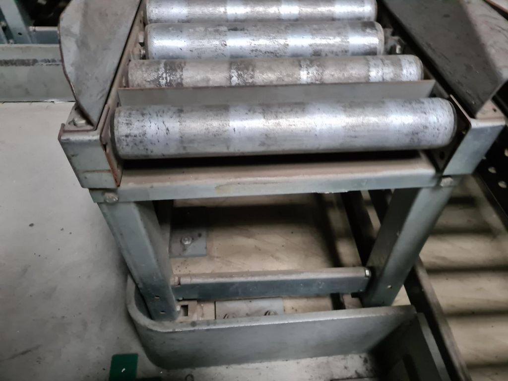 Rollenbahn breit mit Gefälle ohne Antrieb