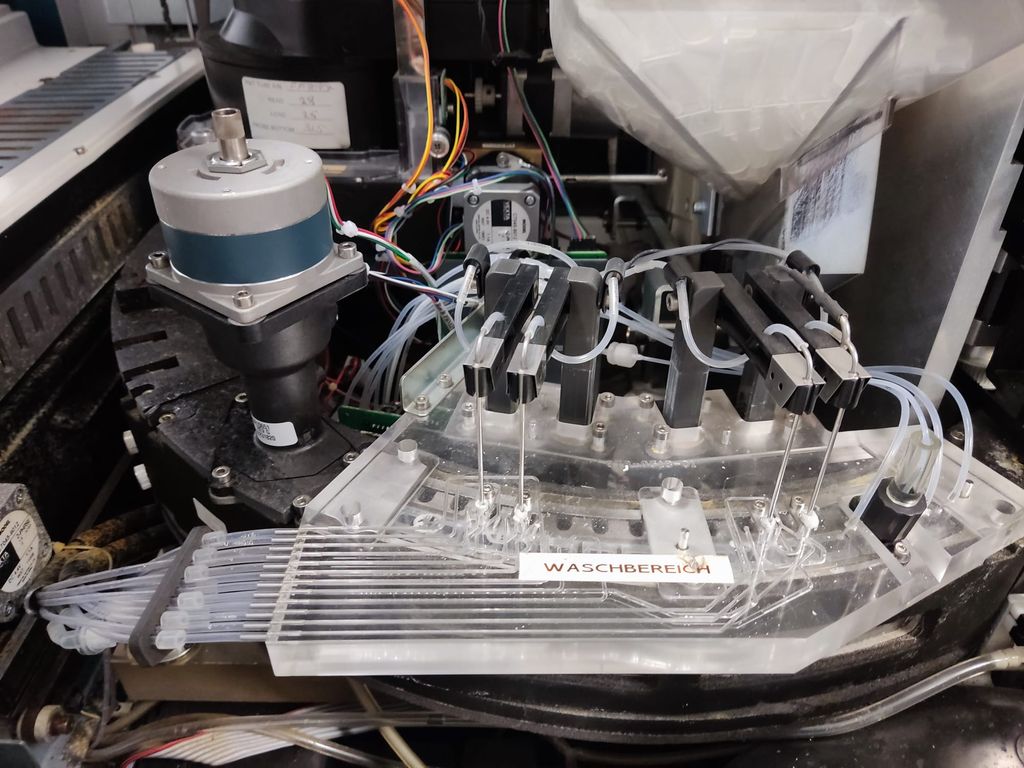 Siemens ADVIA Centaur XP Anschlussbereich Siemens ADVIA Centaur XP Anschlussbereich