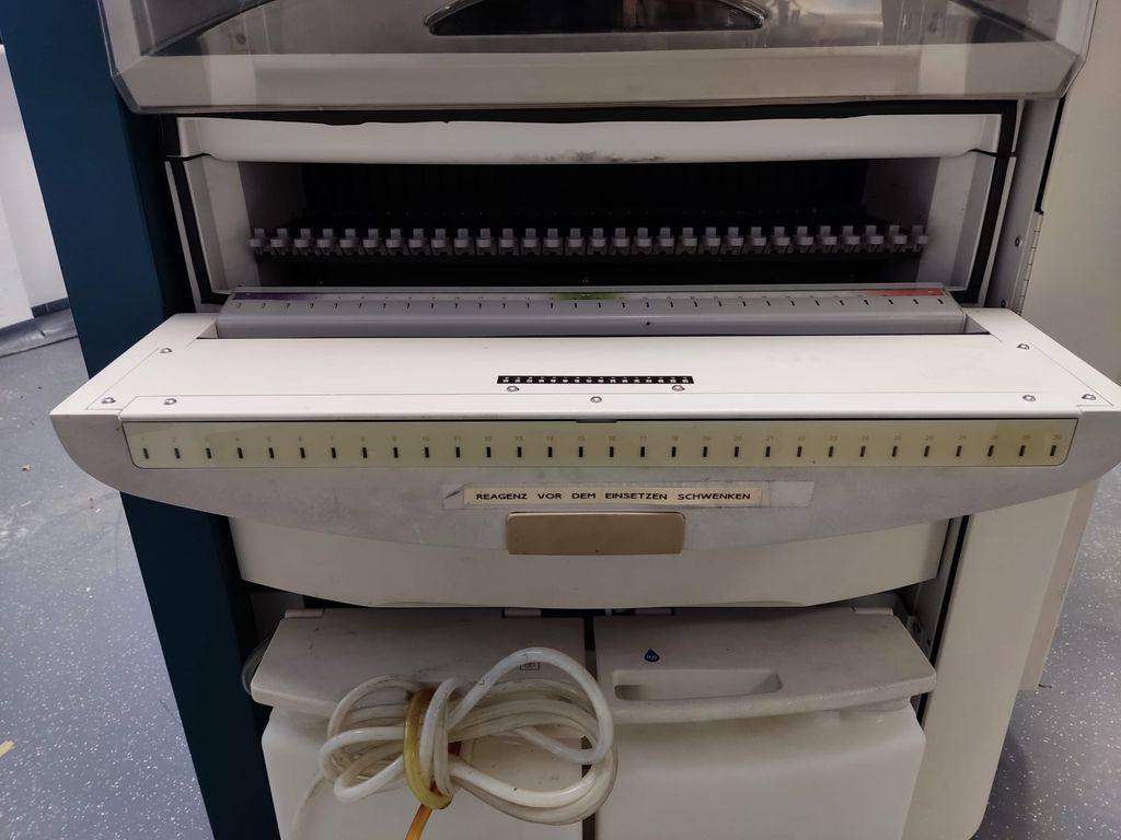 Siemens ADVIA Centaur XP Laborgerät Siemens ADVIA Centaur XP Laborgerät für Immunoassays