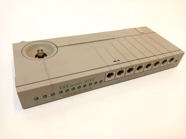 Digital DECserver 90TL Terminal 8 Ports Server DSRVE-M Rev. o. B01D03