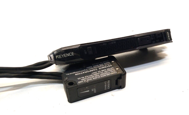 KEYENCE LV-NH42 Digital Laser Sensor incl. LV-N11CP Sensor