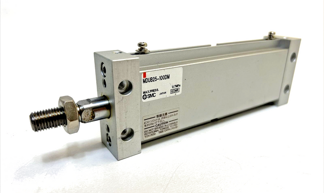 SMC MDUB25-100DM, макс. давление 0.7MPa, пневматический цилиндр, цилиндр