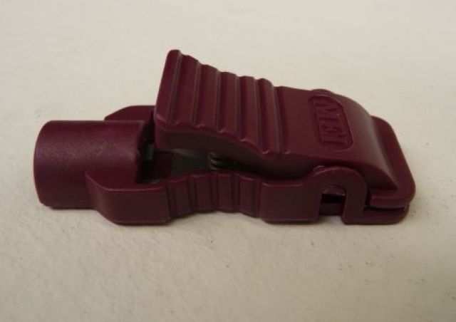 Marquette Universal Clips with Banana Plugs